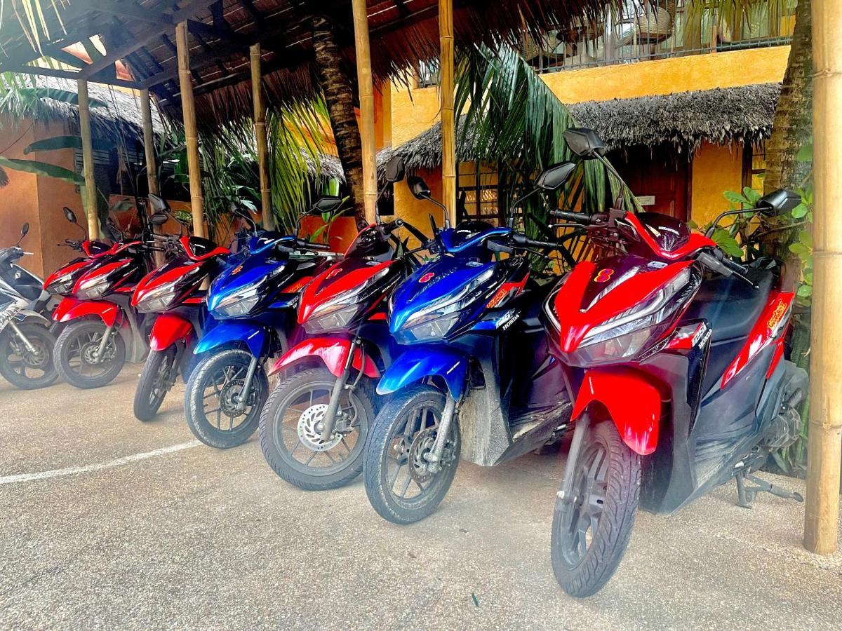 Coco Grove Beach Resort, Siquijor Island Экстерьер фото Honda Click 125i