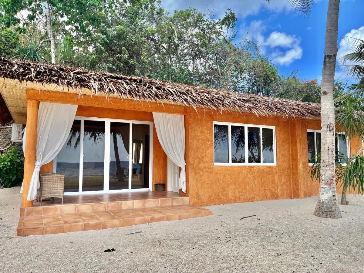 Coco Grove Beach Resort, Siquijor Island Экстерьер фото A beach villa at the resort